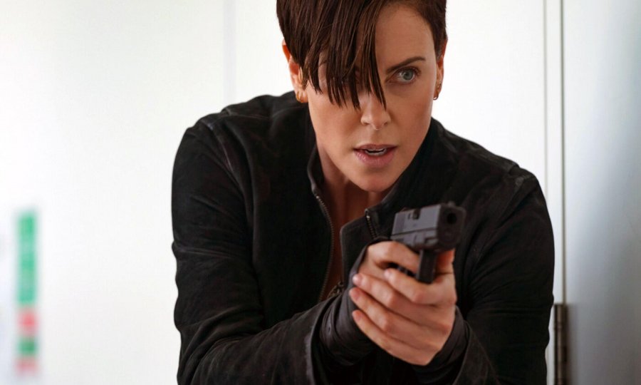Charlize Theron o uskakanju u ulogu Brucea Willisa u lezbijskom remakeu kultnog filma: 'To je sjajna ideja'