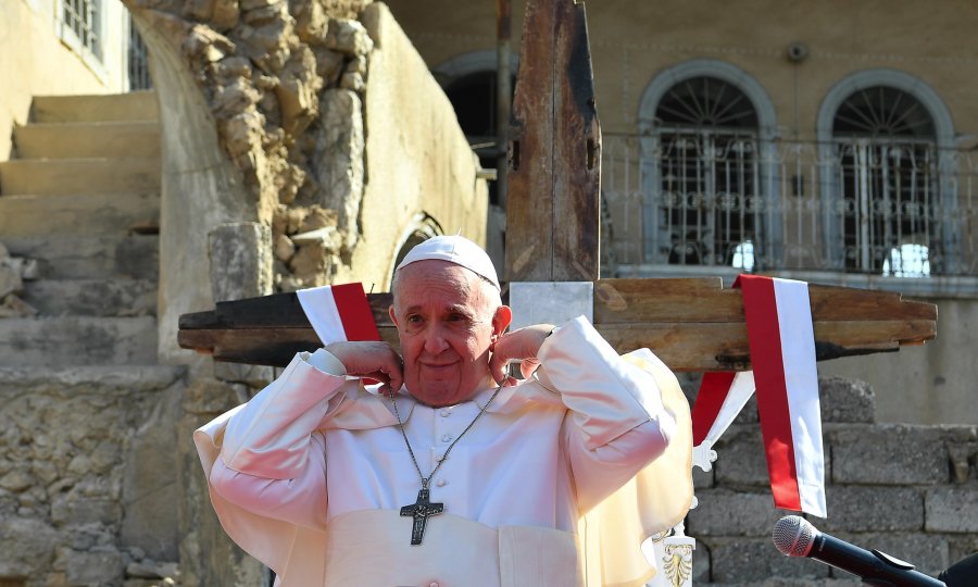 Papa Franjo posjetio uništeni irački grad Mosul i slušao svjedočanstva građana