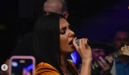 Tanja Savić pjevala sa stotinama Mostaraca drugu noć zaredom (VIDEO)