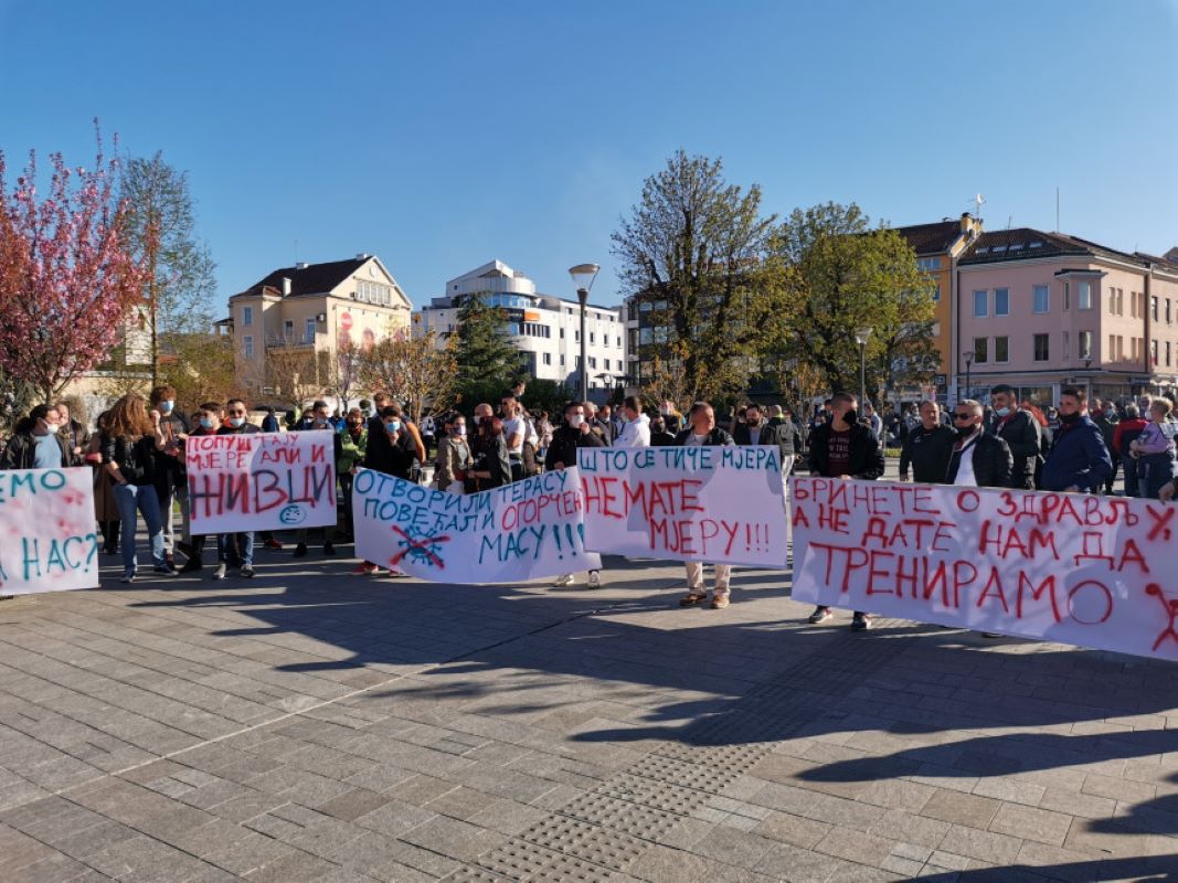 U Banja Luci "popuštaju mjere, ali i živci"