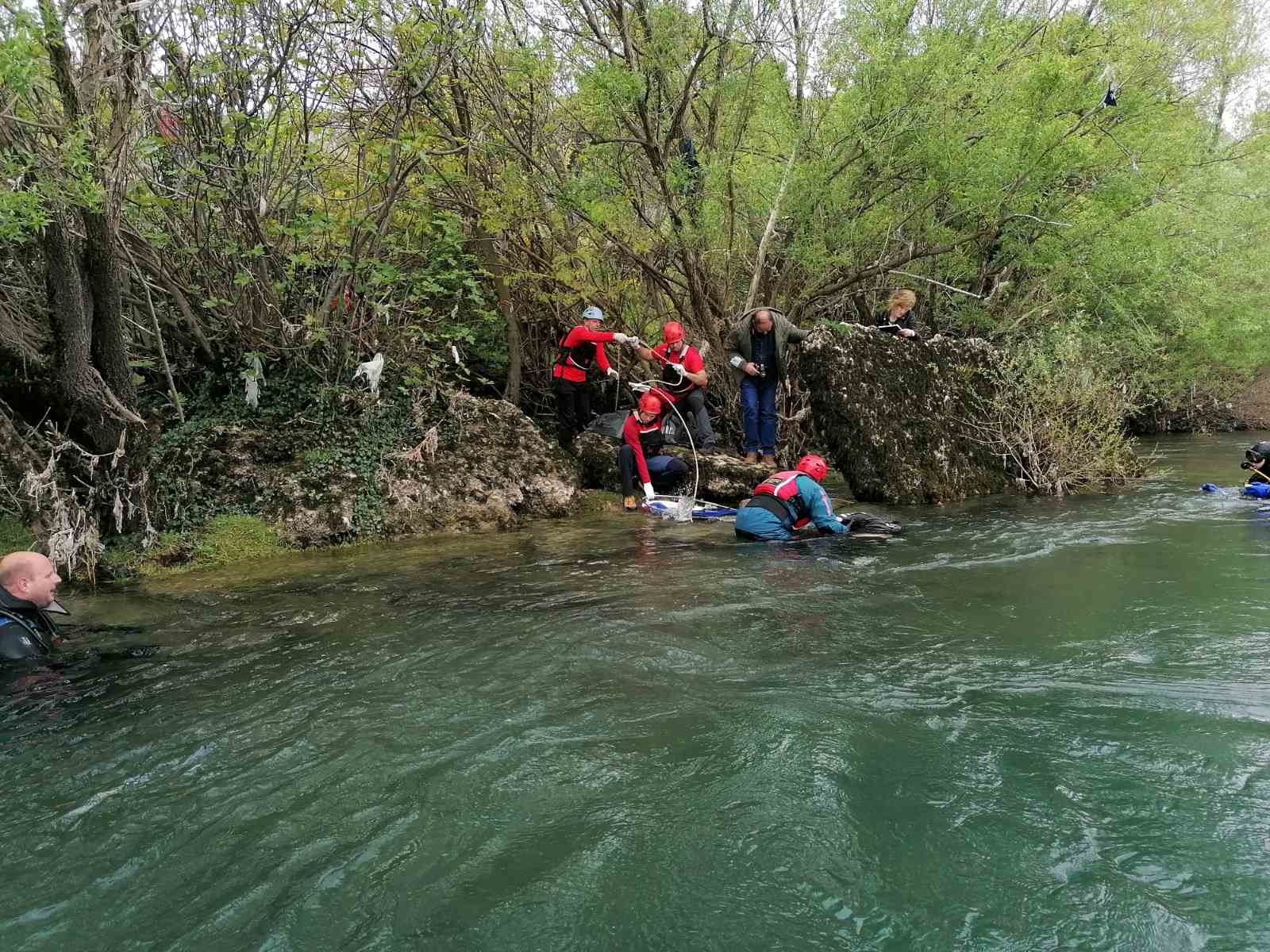 Dječak iz Mostara još uvijek nije pronađen: Više od 75 pripadnika GSS-a pretražuje obale Neretve od Mostara do Čapljine