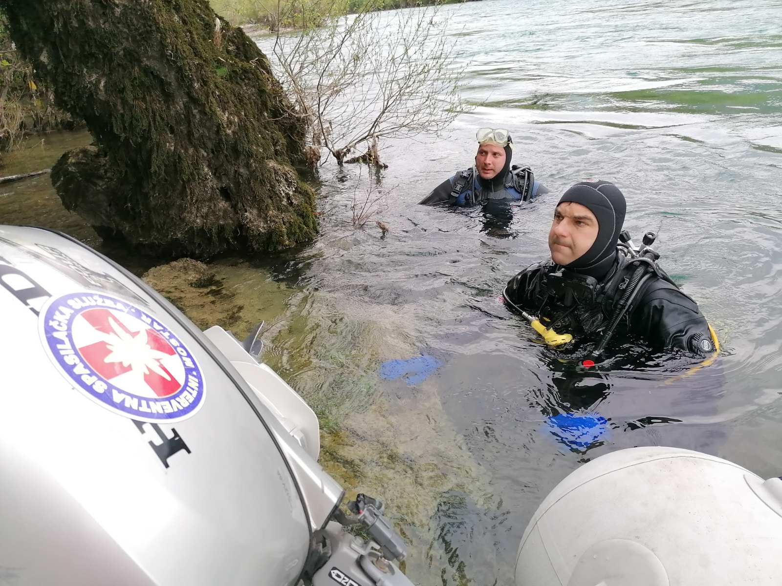 TRAGEDIJA U MOSTARU: Otac se utopio u Neretvi, u autu bio i njegov 4-godišnji sin