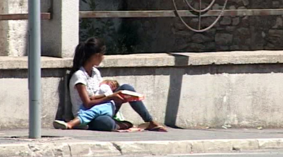 PROSJAČENJE U MOSTARU: Dvije skupine organizirano dovozile djecu iz cijele regije