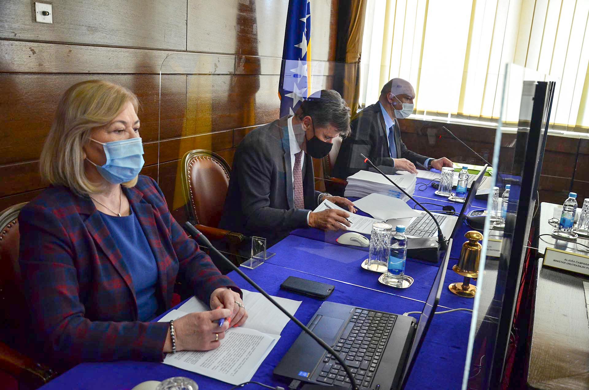 POPUT RESPIRATORA? Hoće li i vakcine nabavljati kompanije koje nisu registrirane kao veleprometnici lijekova?
