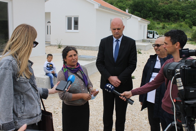 Tri romske obitelji u Stocu dobile kuće