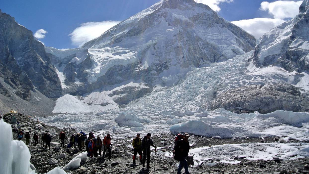 Prvi slijepi kineski alpinist (46) savladao Mount Everest