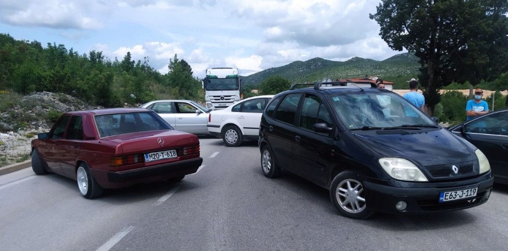 Mještani Zvirovića obustavili blokadu prometa