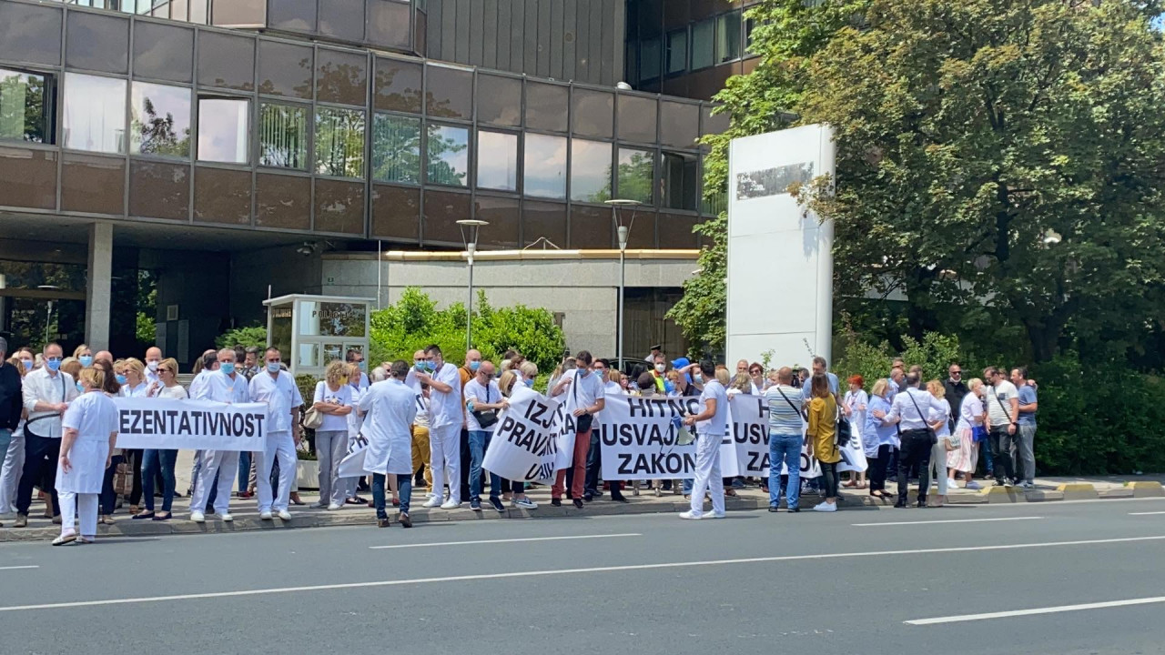 PROSVJED DOKTORA: Zaprijetili generalnim štrajkom