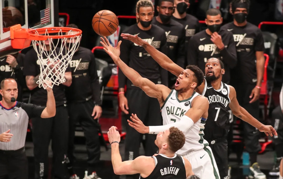 NBA: Bucksi izbacili Netse, Giannis zabio 40 koševa