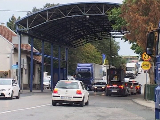 SVI HOĆE NA MORE: Krenule gužve na izlasku iz BiH