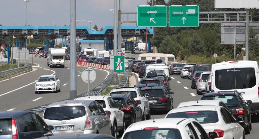 Velike gužve i čekanja na ulaz u RH iz BiH