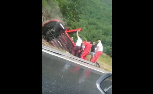 Jezive scene kod Grabovice: Prevrnulo se vozilo s četiri djevojke