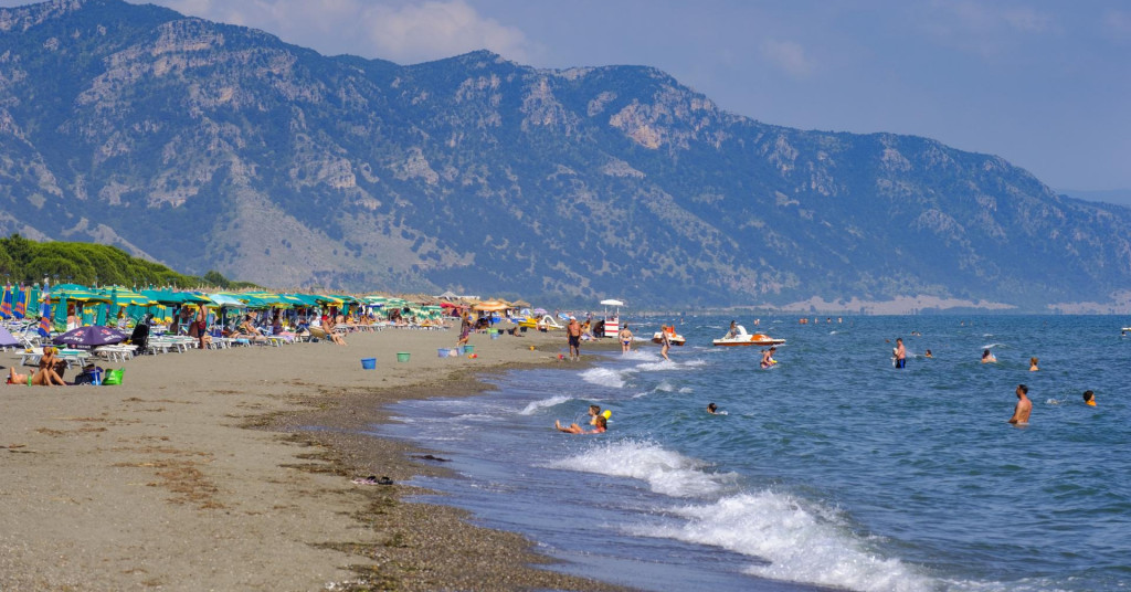 ŠOKANTNO: U pucnjavi na plaži ubijene četiri osobe, dvoje ranjenih