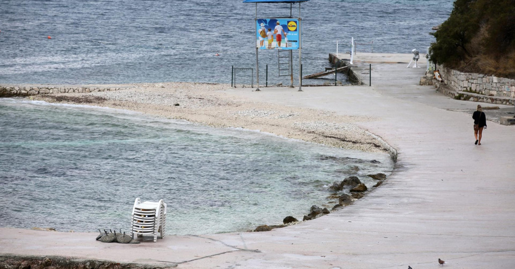 Incident na splitskoj plaži: Nasilnici nasrnuli na dvoje mladih državljana Srbije