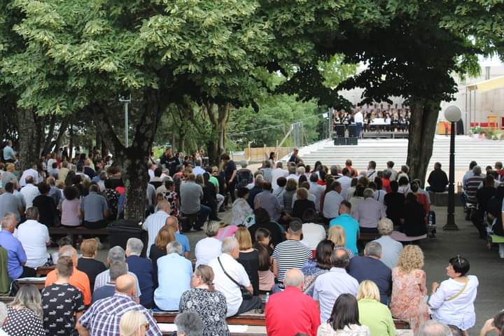 FOTO: Rijeke hodočasnika u Ljubuškom, slavljen sv. Ante