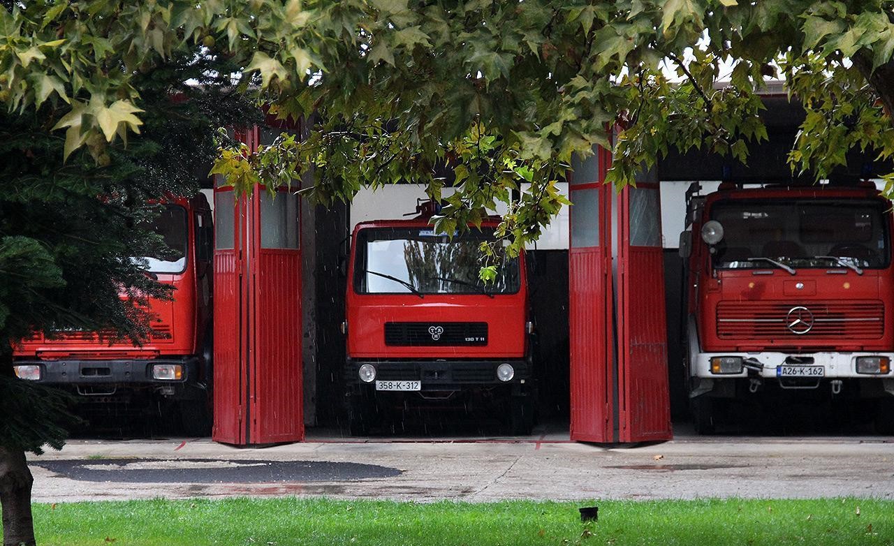 Mostarski vatrogasci požare gase cisternama starijim od pola stoljeća