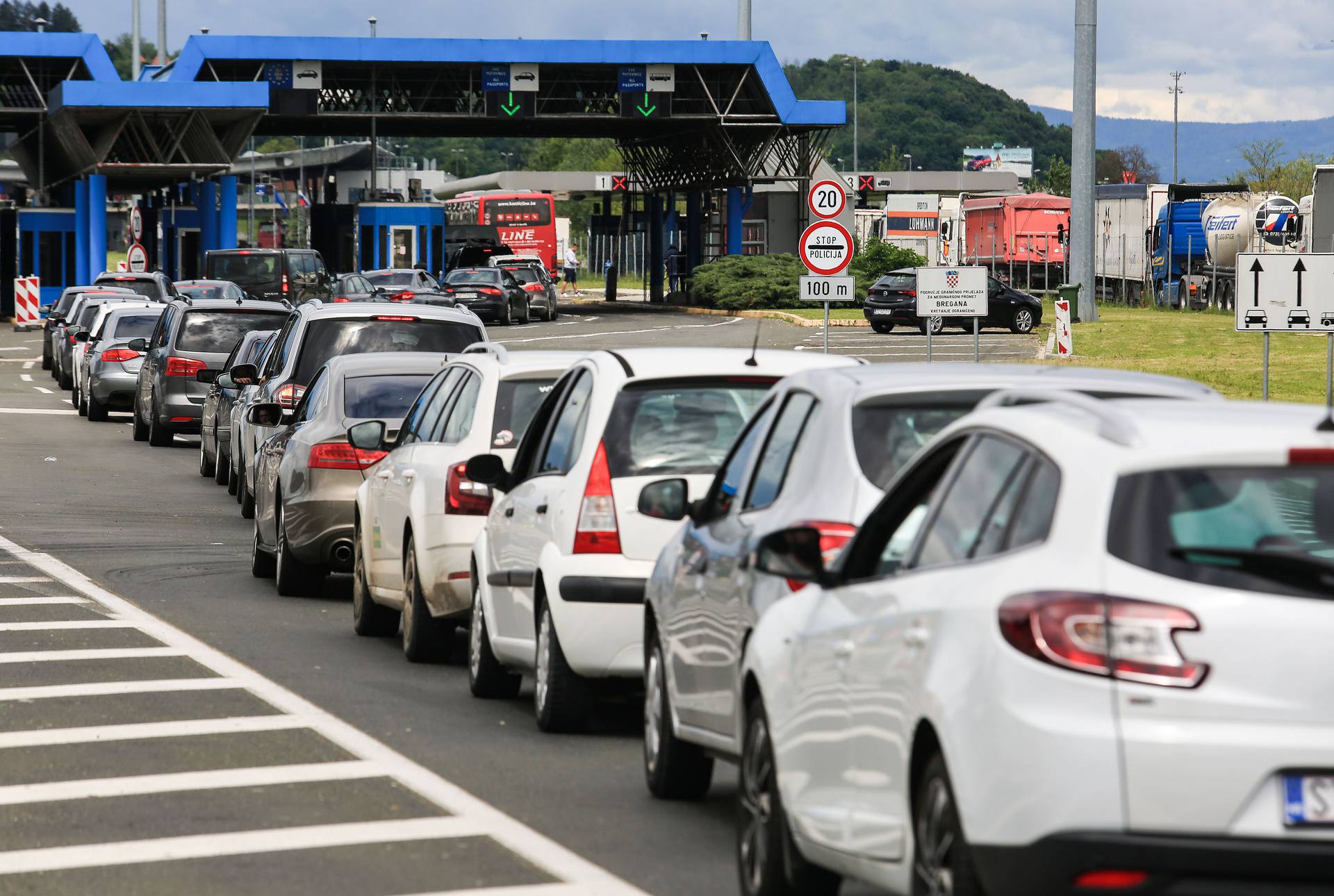 Pojačan promet vozila na izlazu iz BiH