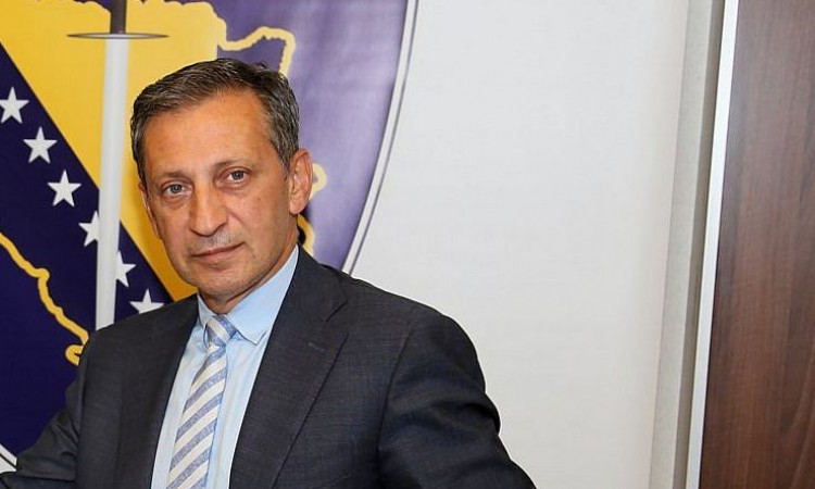 Europa pred totalnim ratom, šef OSA-e Mehmedagić nema poruka i procjena za BiH!