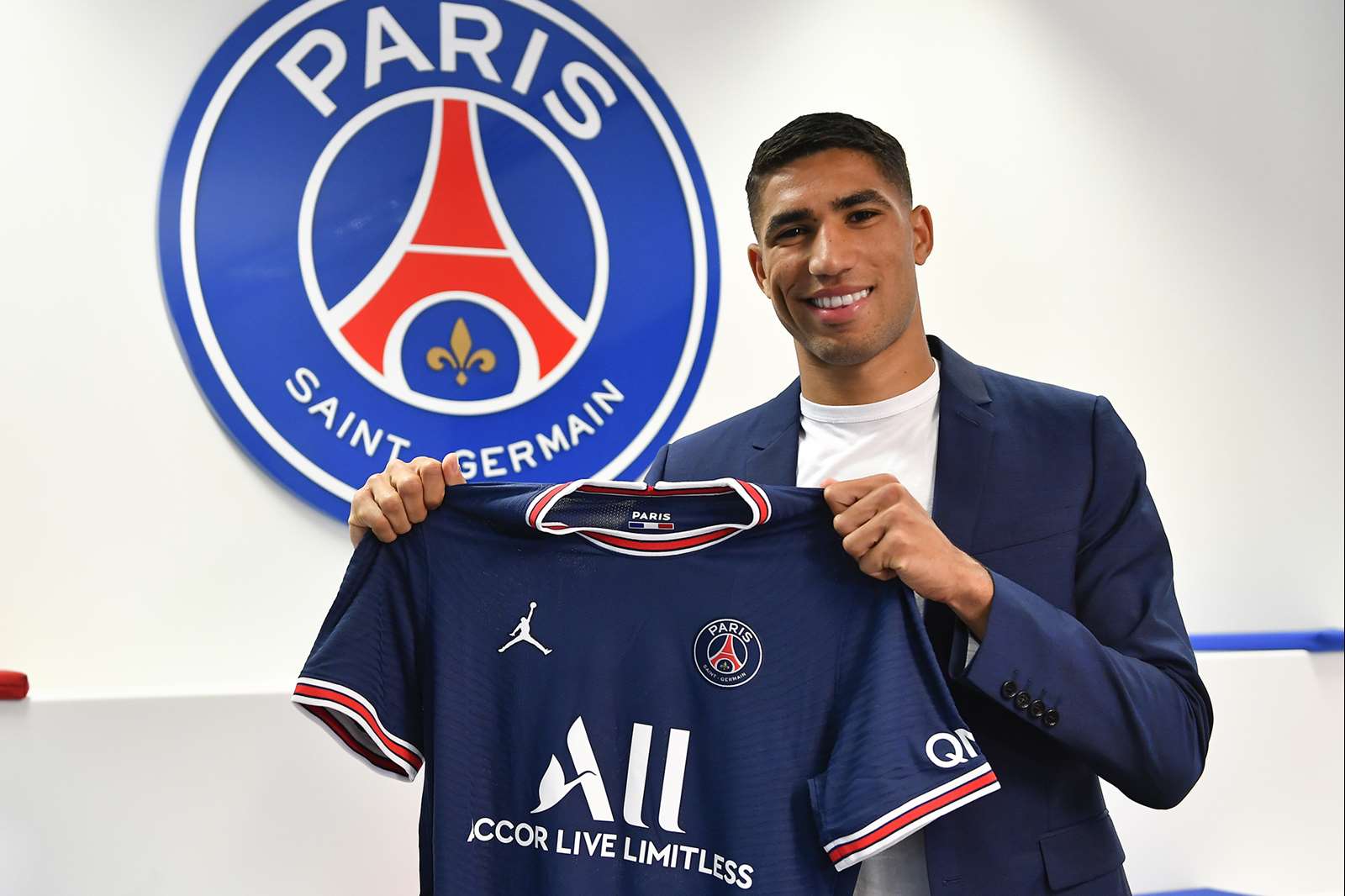 Hakimi u Paris SG-u do 2026.