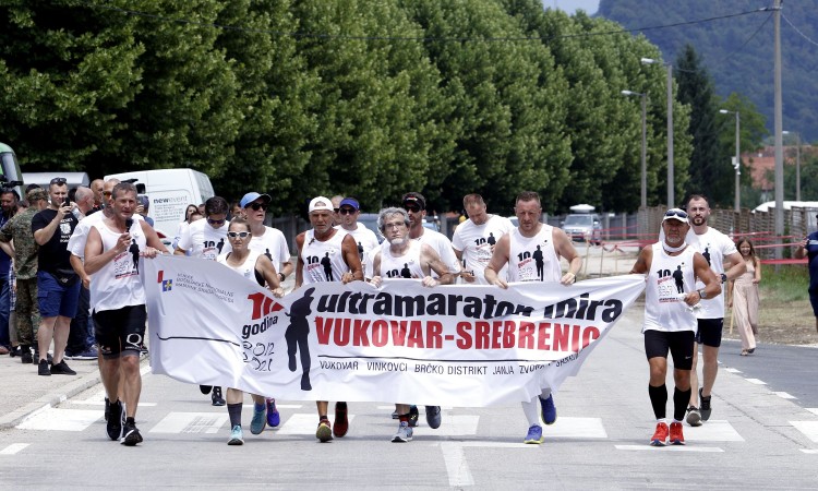 Ultramaratonci iz Vukovara stigli u Potočare