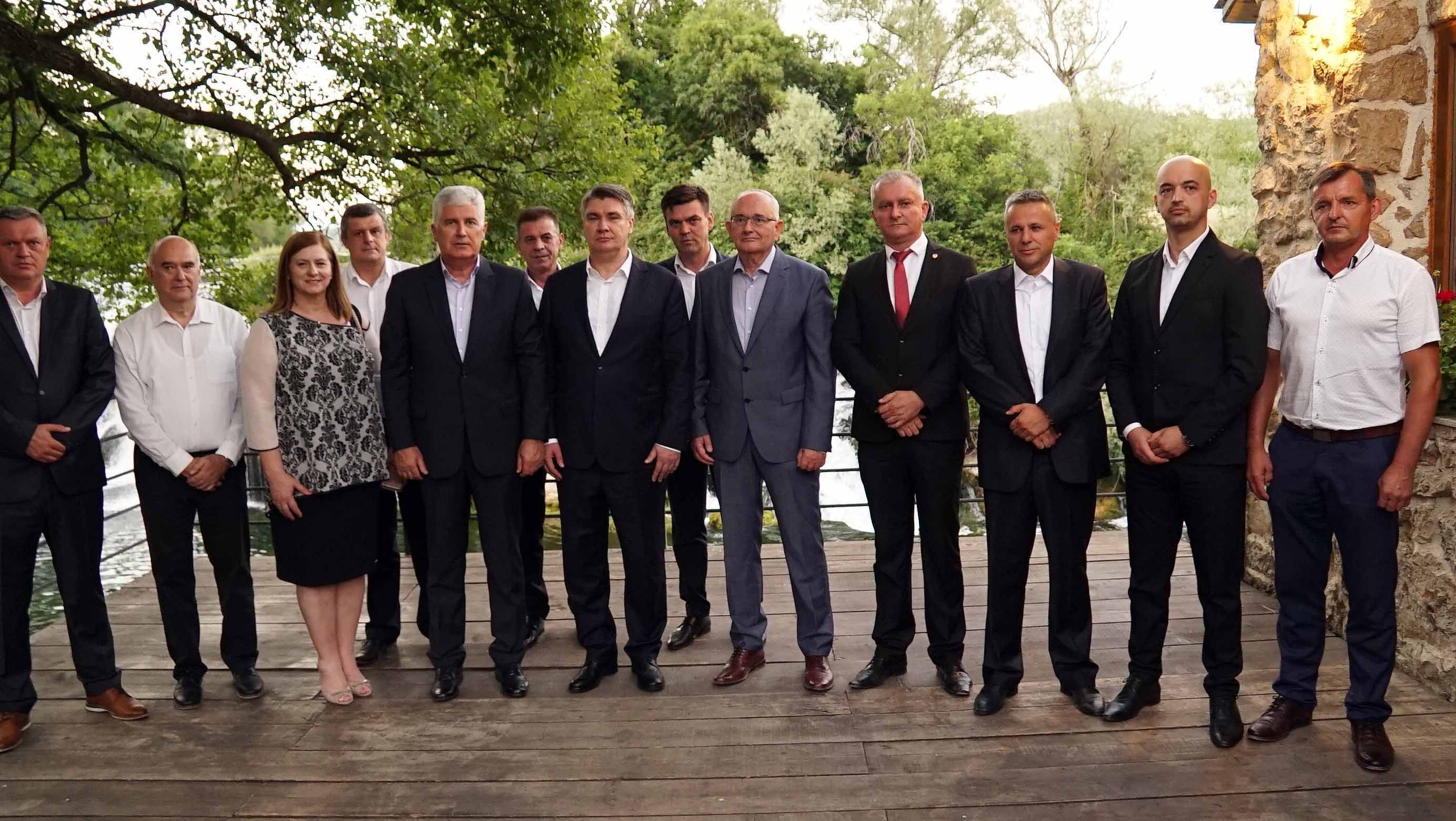Milanović večerao sa HNS-ovcima