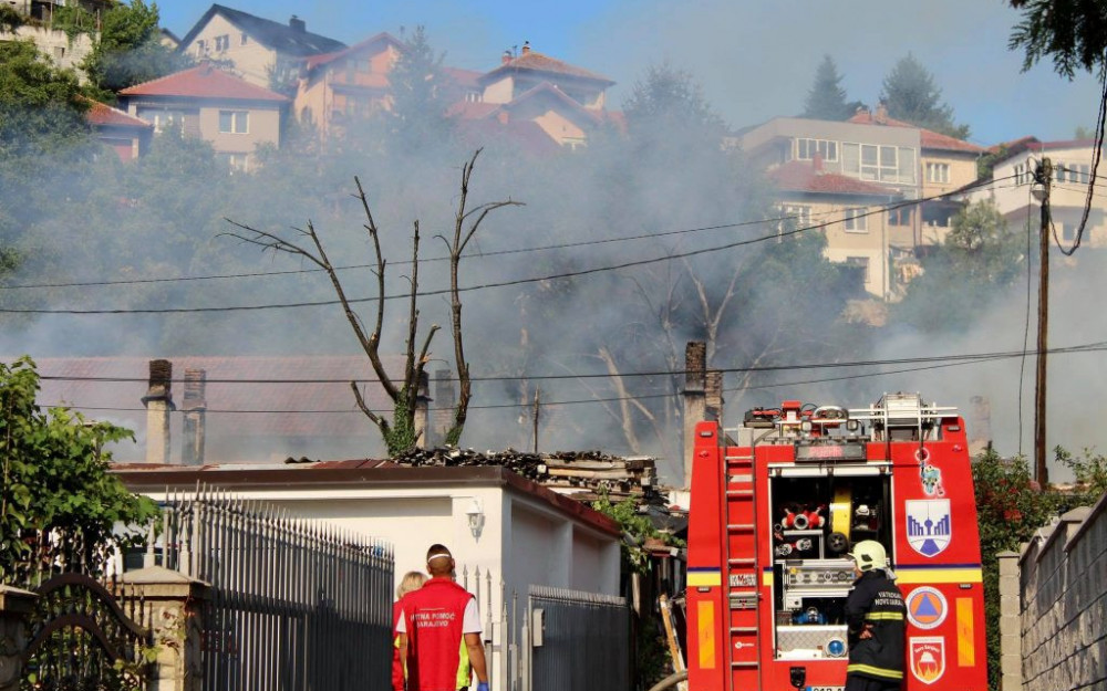 Poznat uzrok požara u kojem su izgorjele kuće u Sarajevu