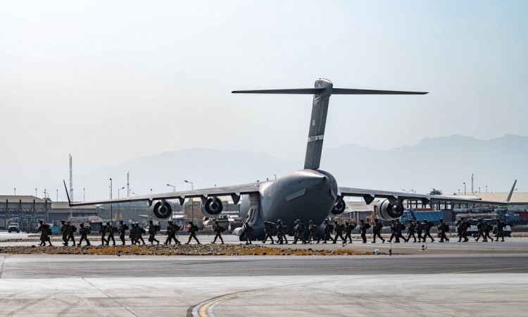 Posljednji američki vojni avion napustio Kabul