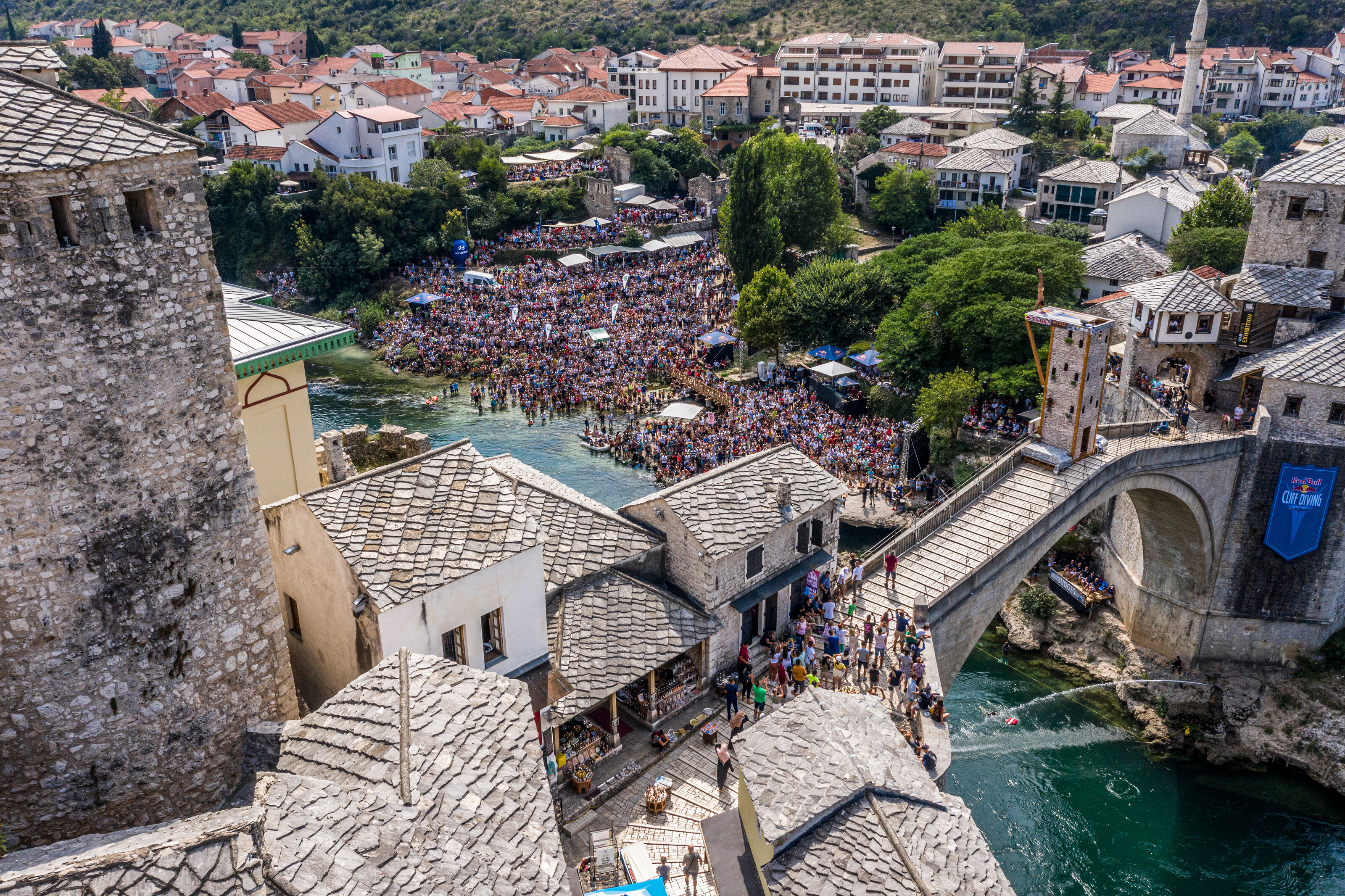 Red Bull Cliff Diving na Starom mostu ove godine u posebnom formatu