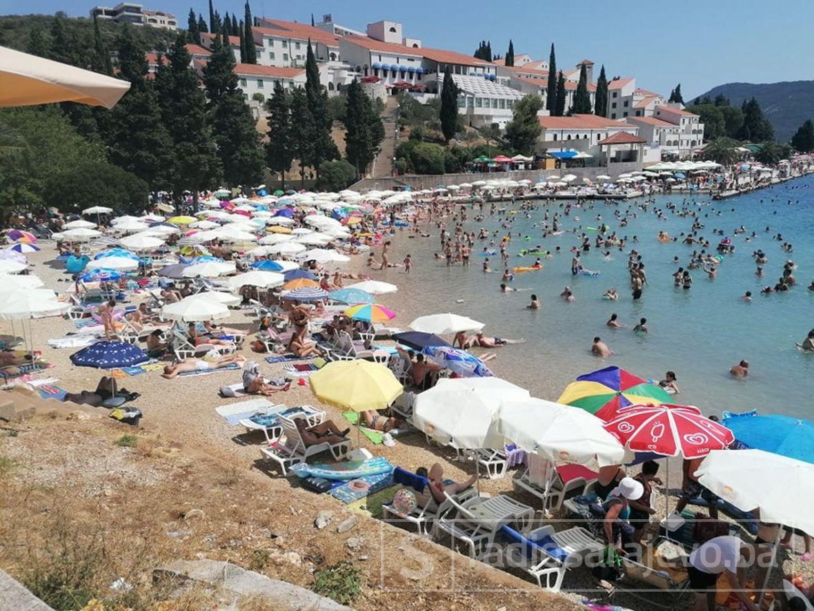 MJESTA NEMA VIŠE: U Neumu trenutno odmara 15.000 gostiju!