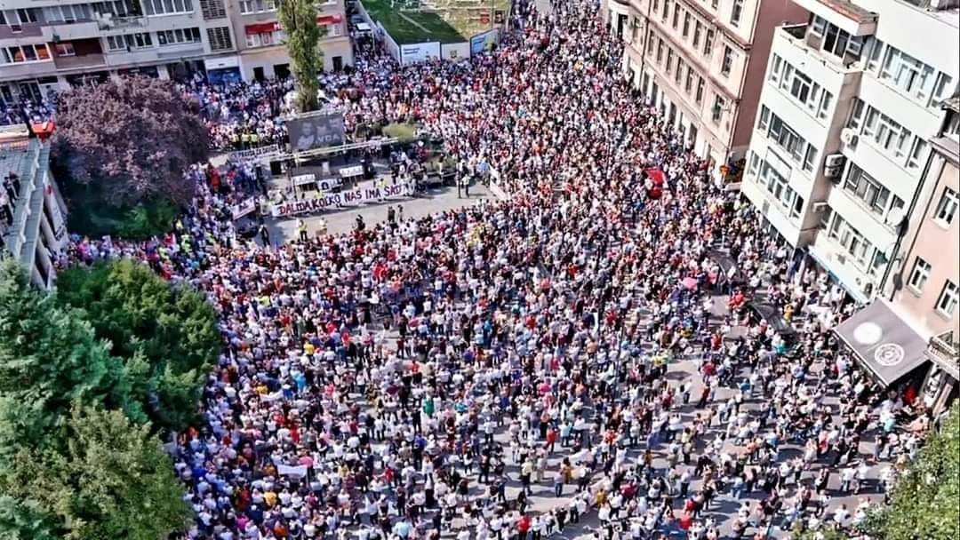 Građani na protestima poručili: Svi na ulice da padnu ubice