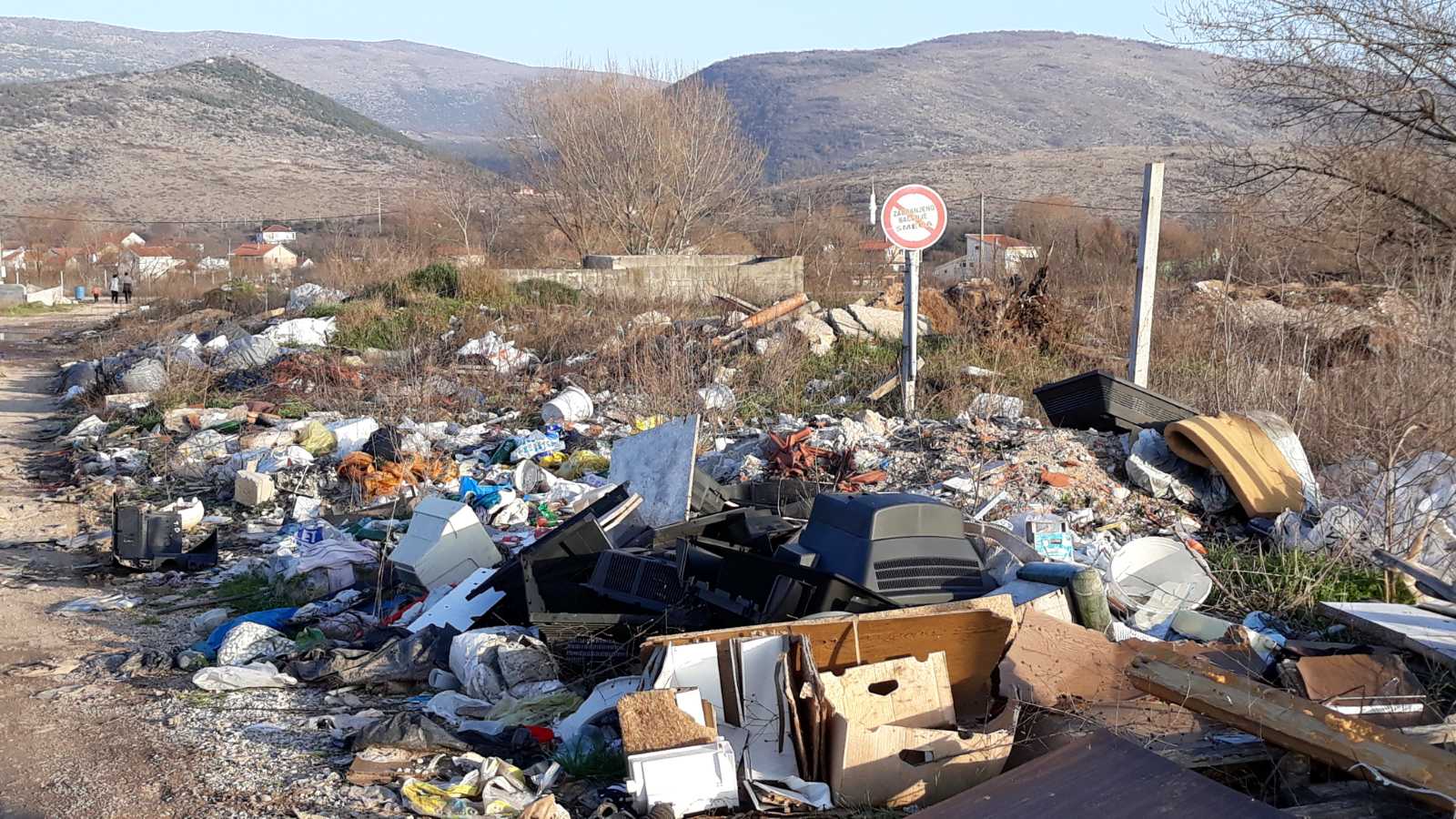 UŽASNE SLIKE: Divlje deponije ugrožavaju stanovništvo na jugu Mostara