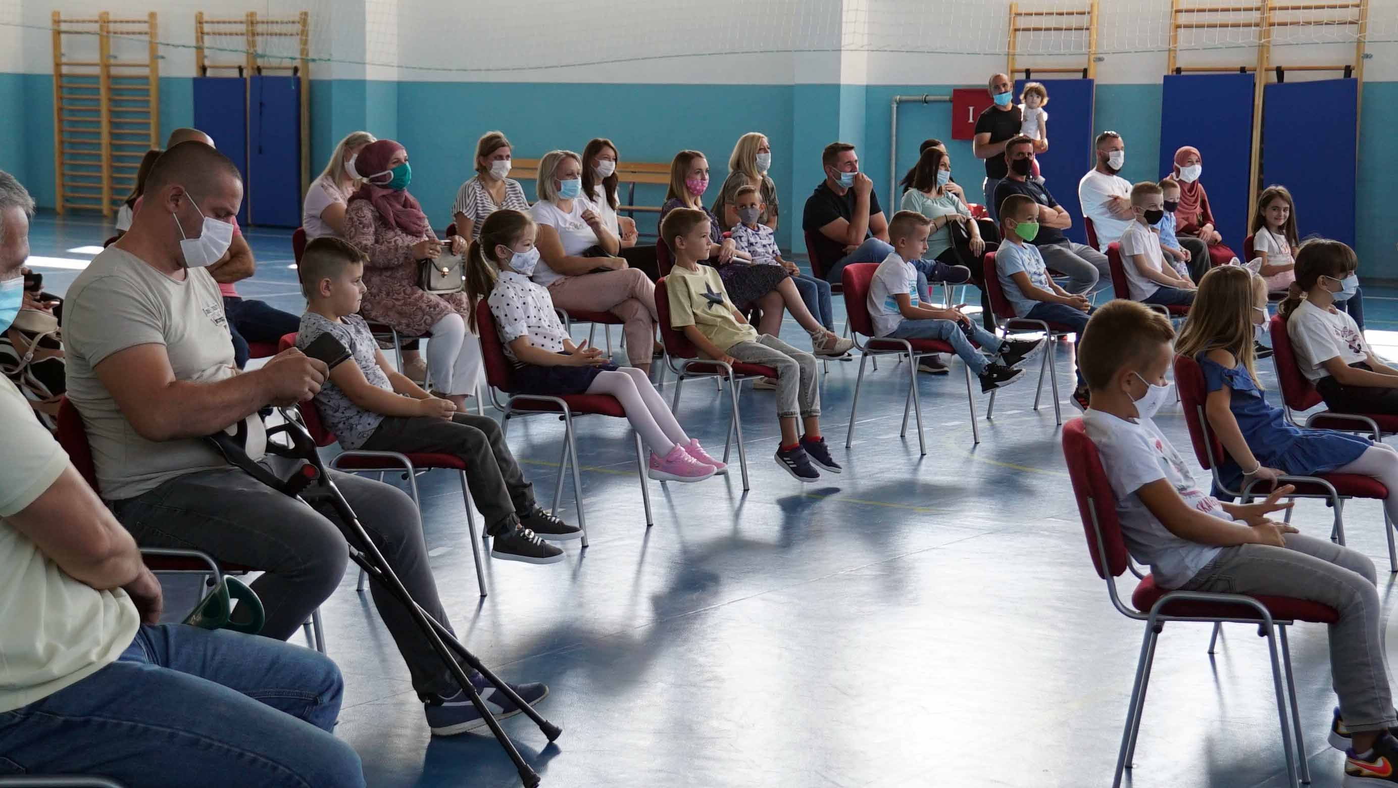 U Mostaru prvašićima po prvi put besplatni udžbenici