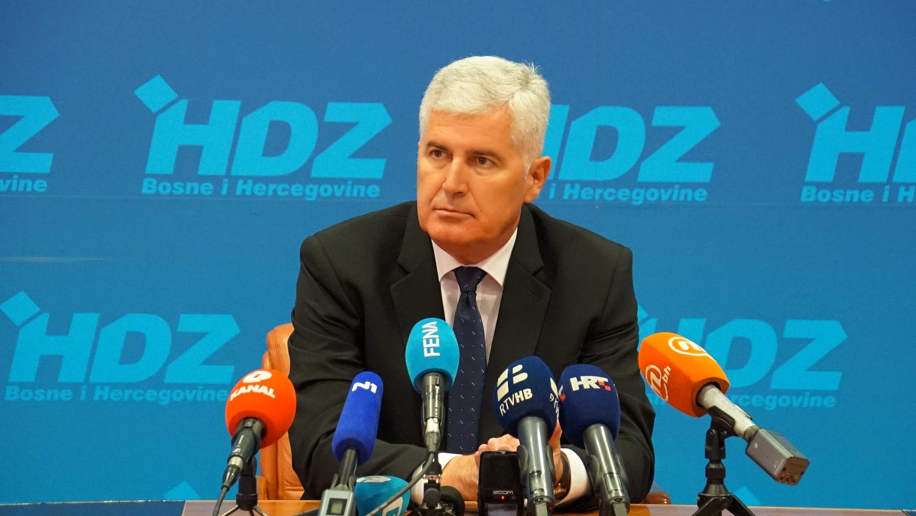 Mladež HDZ-a "brani" Čovića od mladih SDP-a