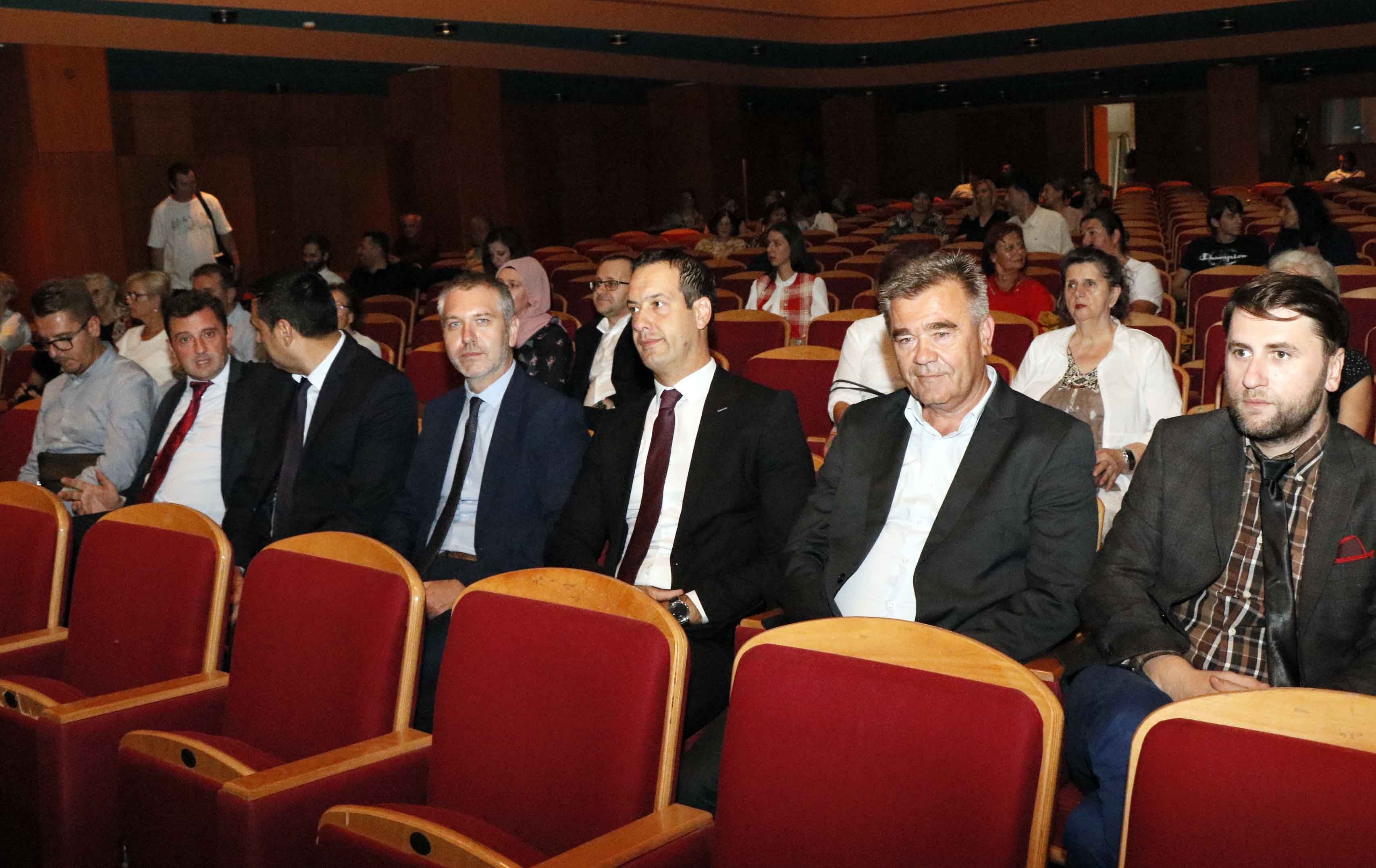 Mostarci uživali u 'Suzvučjima' (FOTO)