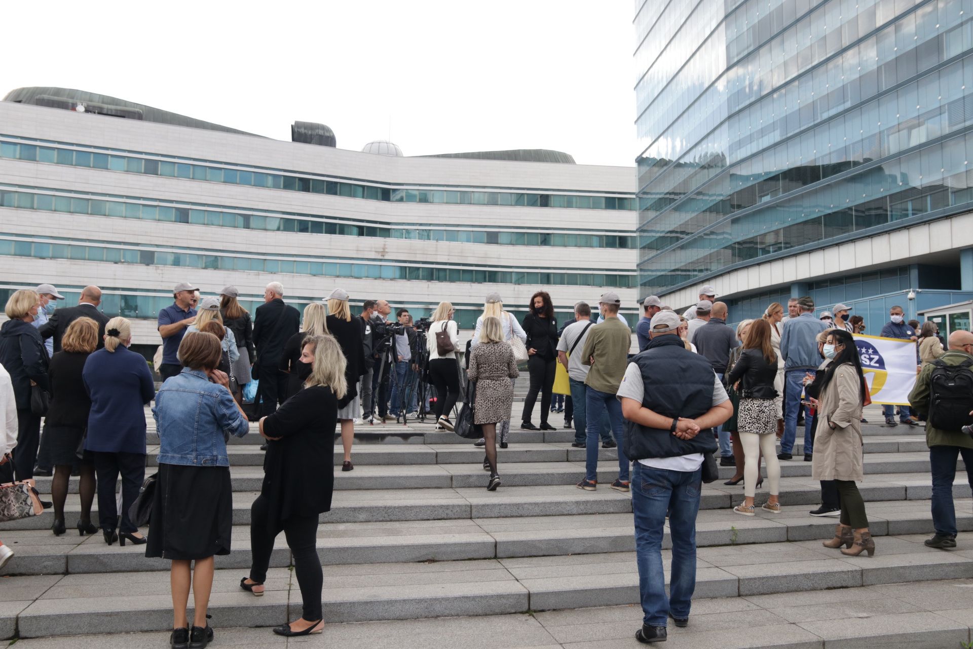 PROSVJED U SARAJEVU: Zaposleni u institucijama BiH traže potpisivanje kolektivnog ugovora