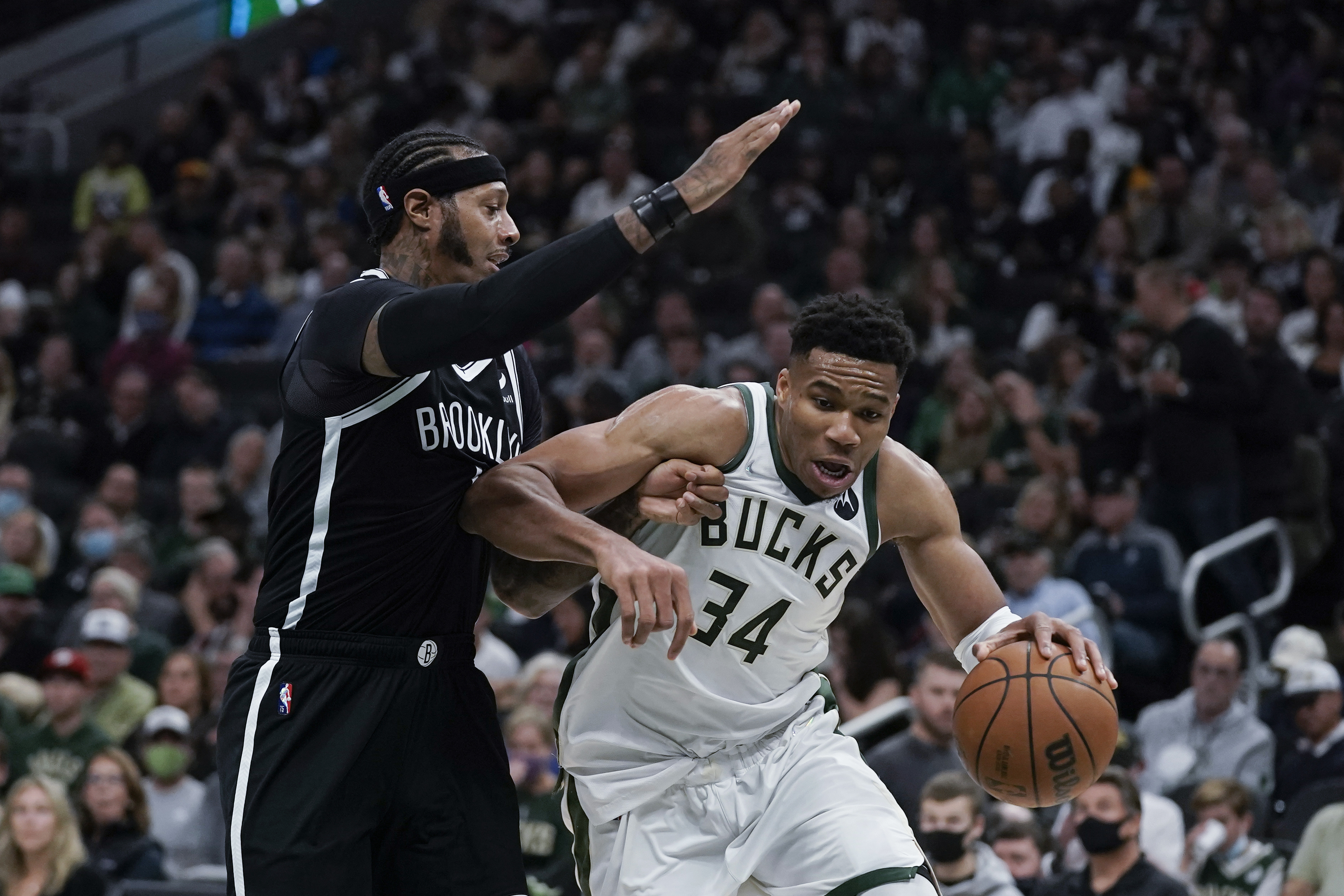 NBA: Antetokounmpo vodio Buckse do pobjede, Sunsima derbi protiv Netsa