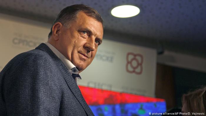 Dodik pozvao Srbe da daju otkaz u institucijama BiH i da mu donesu dokaz