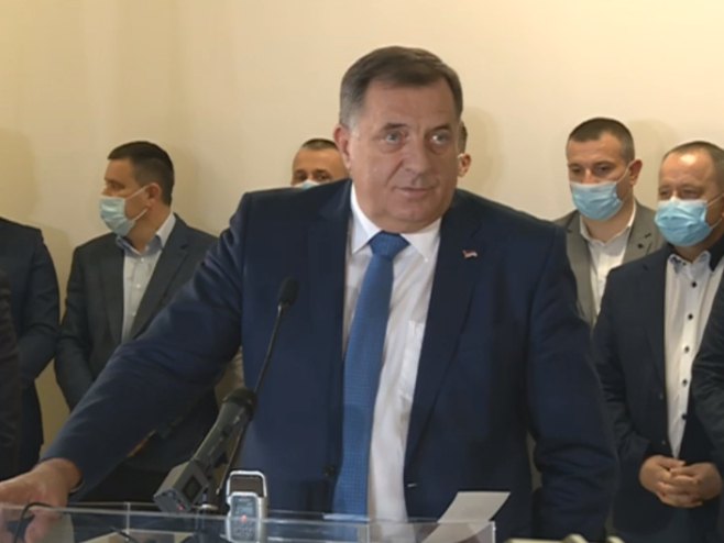 PRIPREMA "SLOVENSKI" SCENARIJ IZ 92.: Dodik opisao kako će "istjerati" državne službenike iz RS-a