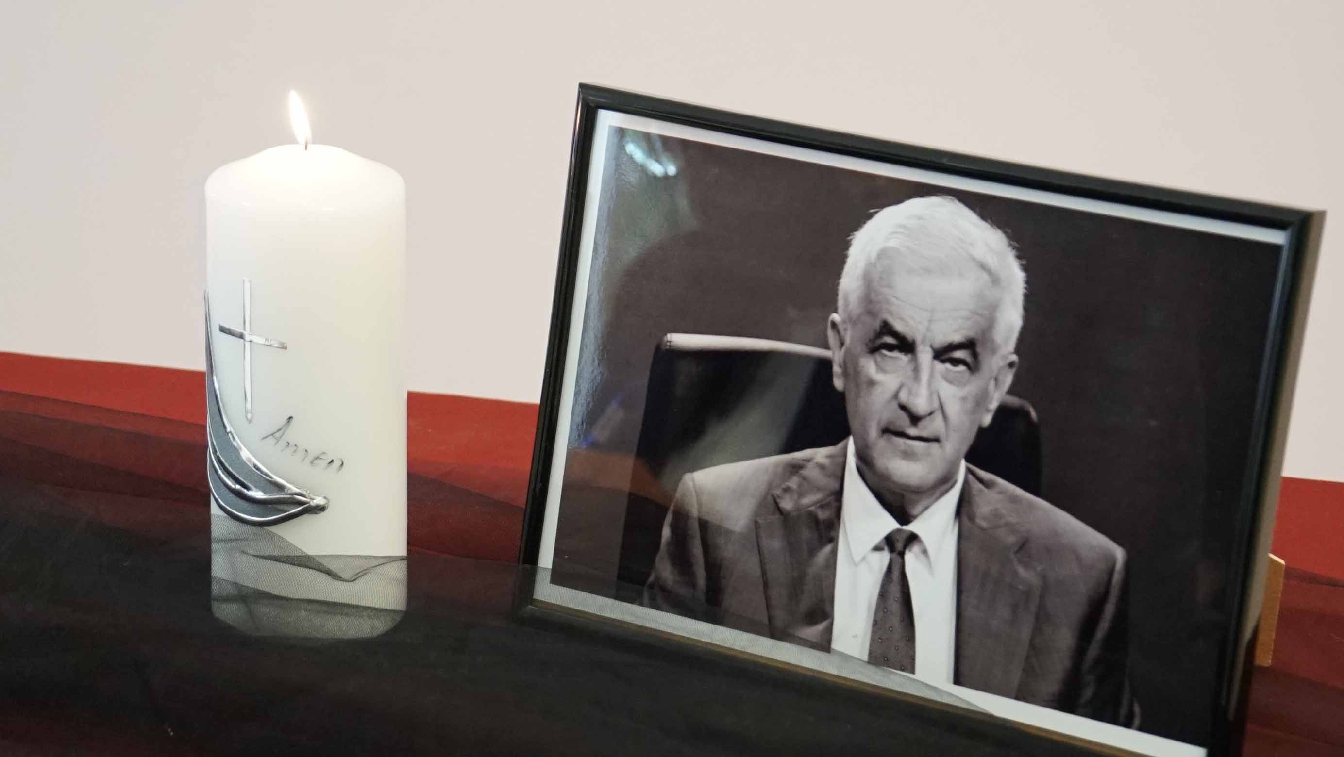 Kolege se oprostile od Vjekoslava Mandića