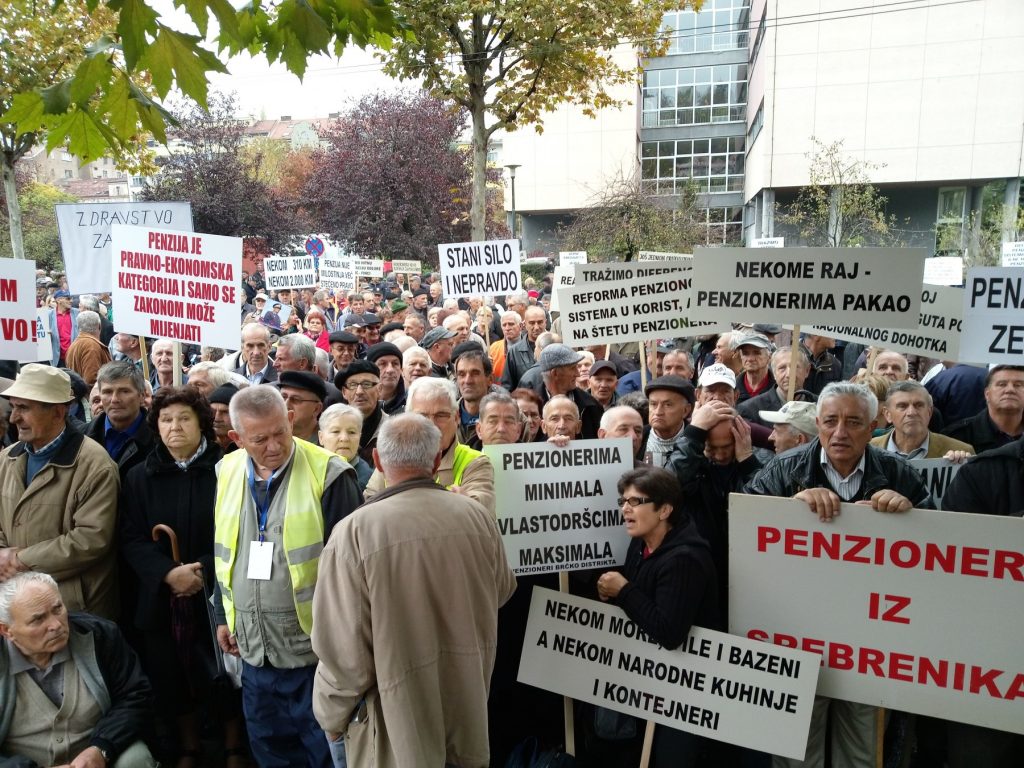 UMIROVLJENICI BIRAJU IZMEĐU HRANE I LIJEKOVA: Ako Vlada do 25. listopada ne iznađe rješenje, slijede prosvjedi