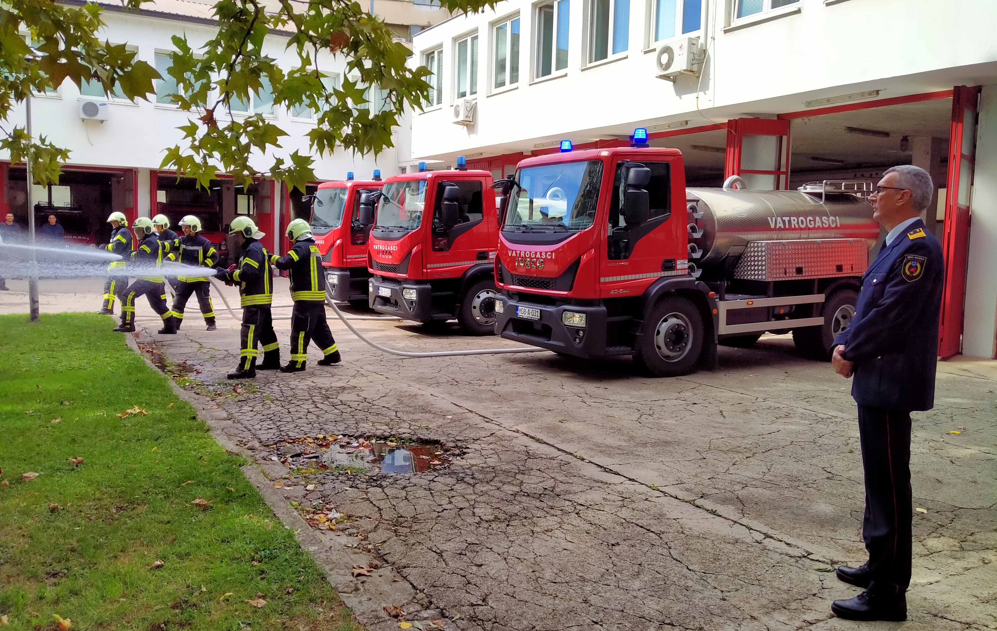 Mostarski vatrogasci dobili tri nove cisterne