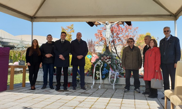 Vijenci i svijeće za poginule branitelje HVO-a Sarajevo