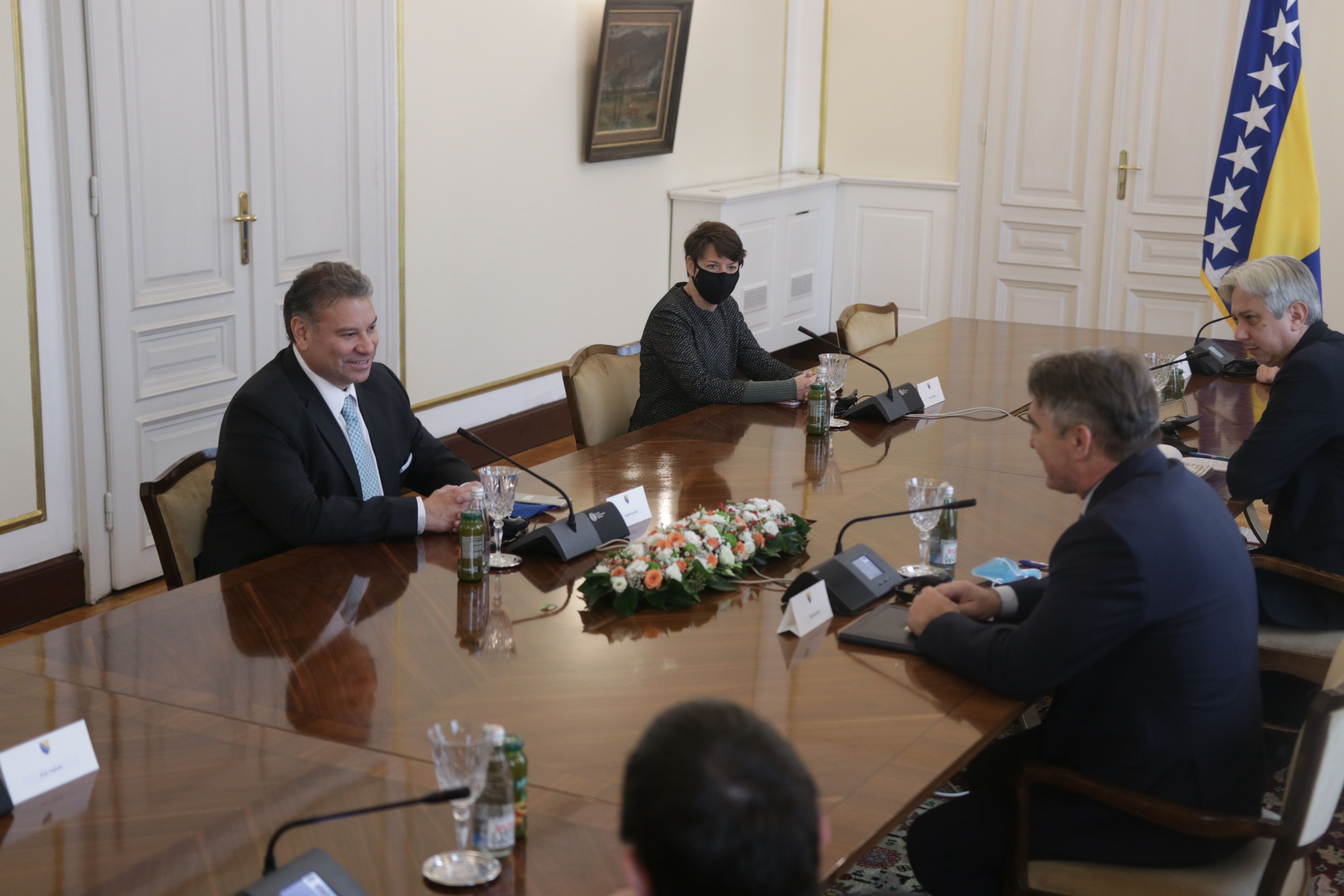 Komšić nakon sastanka s Escobarom: Njegova ocjena je da je u BiH stvorena vještačka kriza