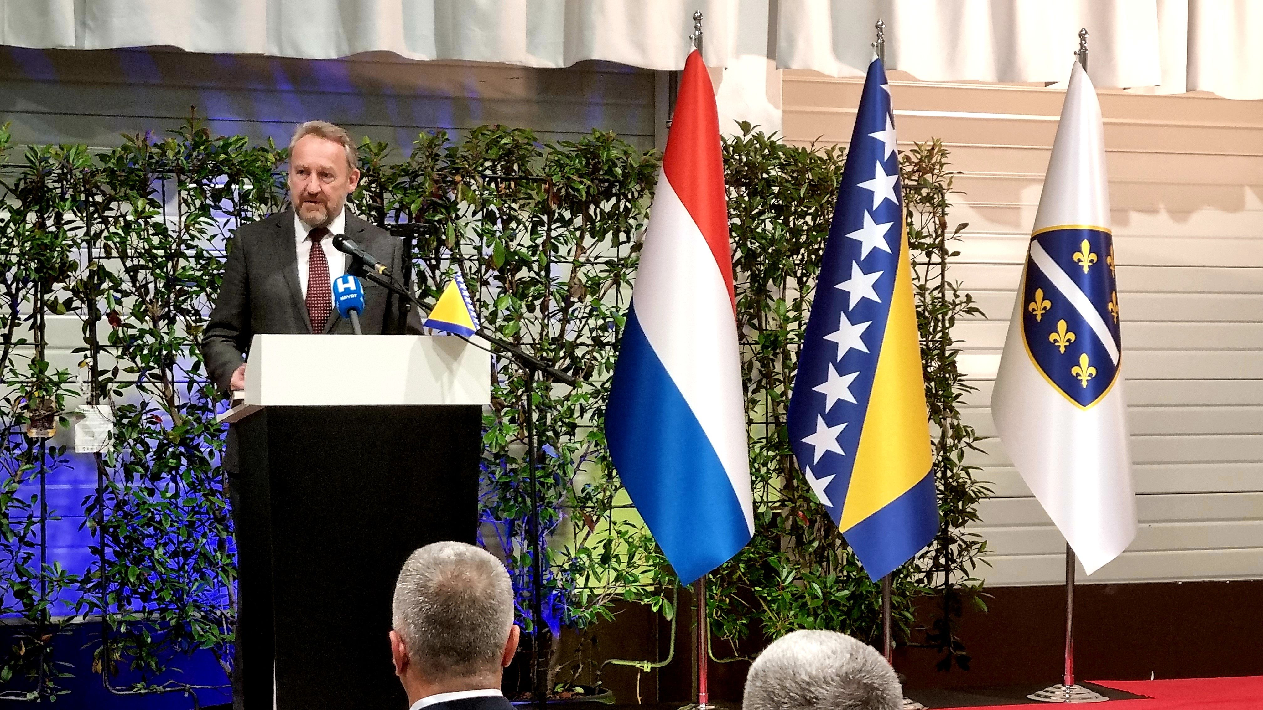 IZETBEGOVIĆ IZAZVAO REAKCIJU HNS-a: Spominju begovat, amanet i babovinu