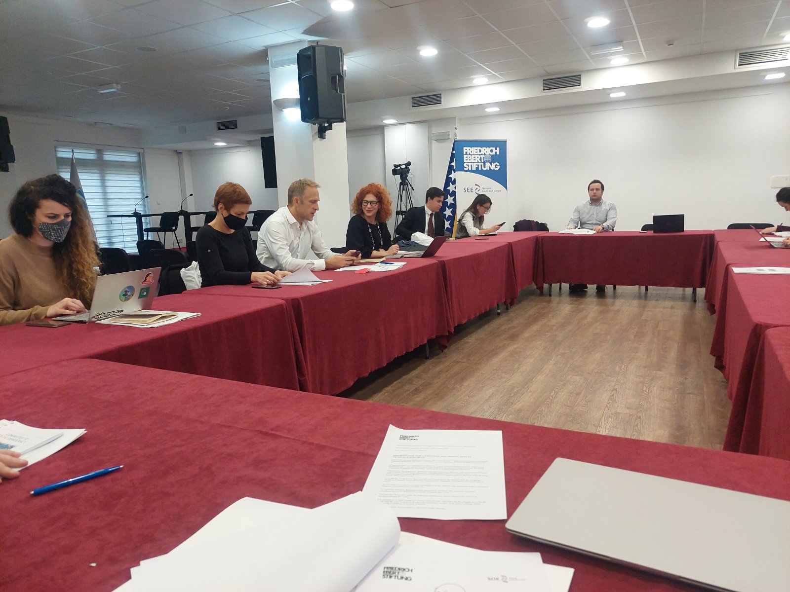 DIJALOG U MOSTARU: Protiv apatije za novu i angažiranu politiku
