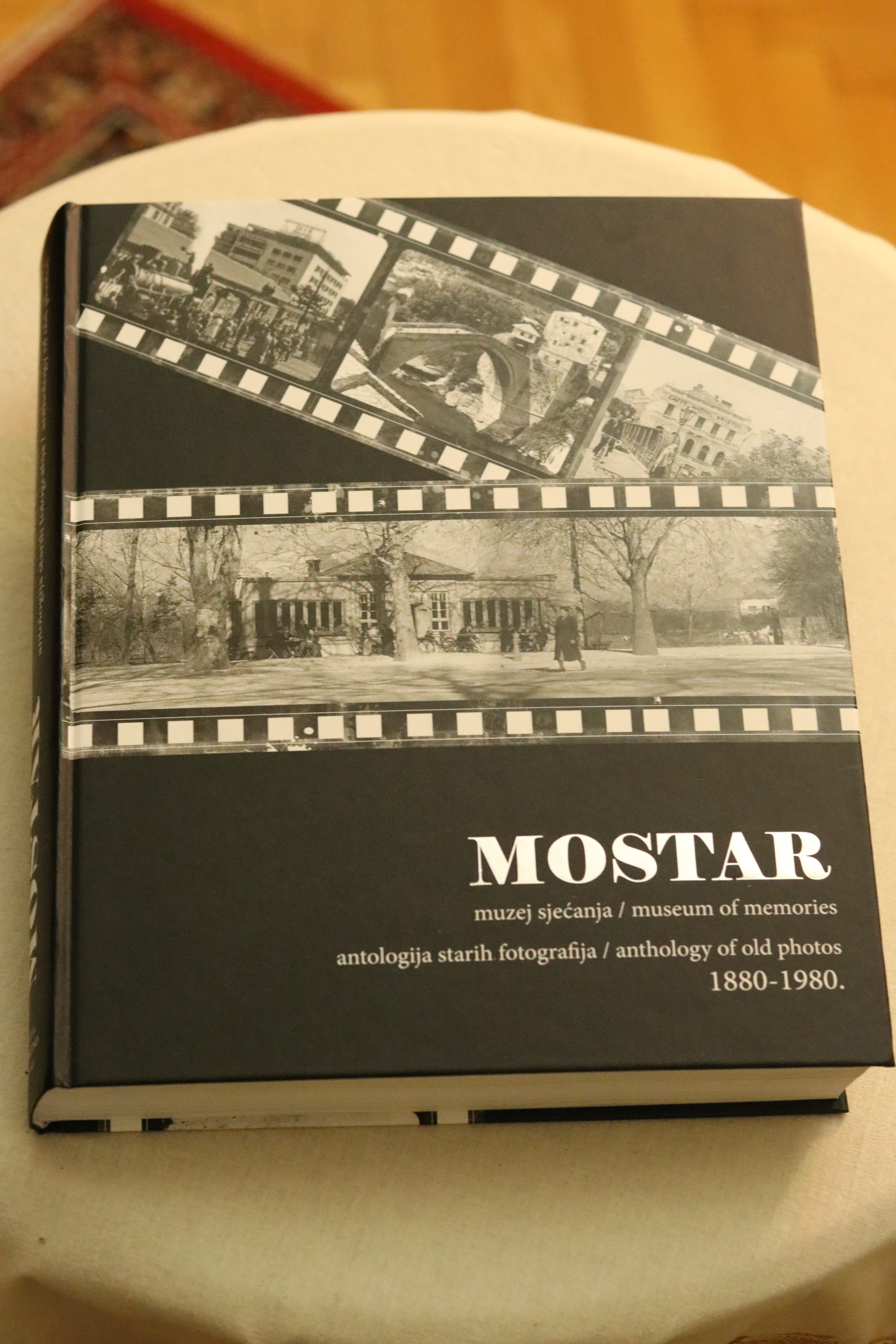 KNJIGA NAD KNJIGAMA O MOSTARU