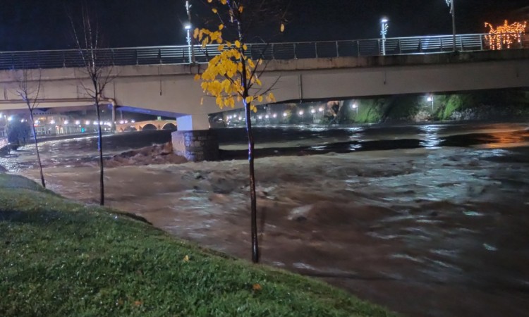 Neretva u opadanju, Hotovlje odsječeno bez električne energije