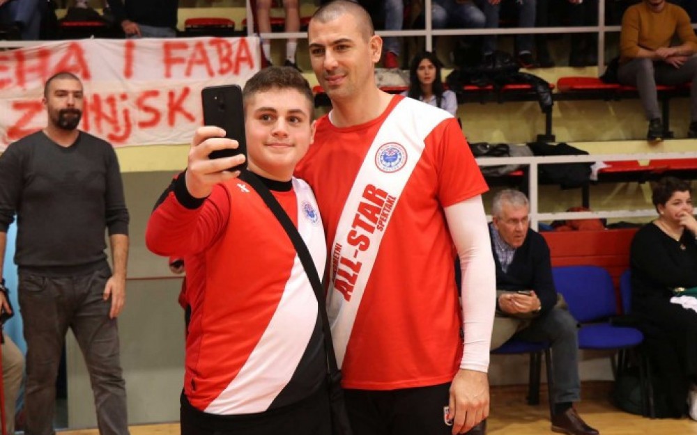 Rukometni all-star u Mostaru okupio velika imena