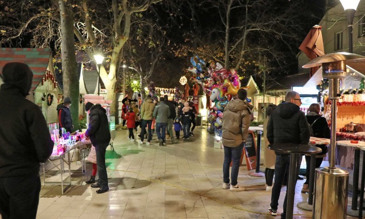 Građani složni: Ovo je najljepši i najbogatiji mostarski Advent ikad