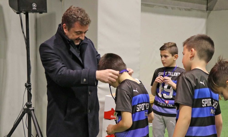 Kordić dodijelio nagrade na finalu Božićnog malonogometnog turnira